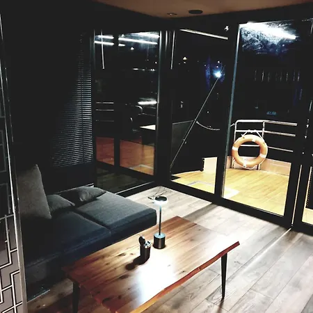 Botel Bright Room Houseboat Belgrade