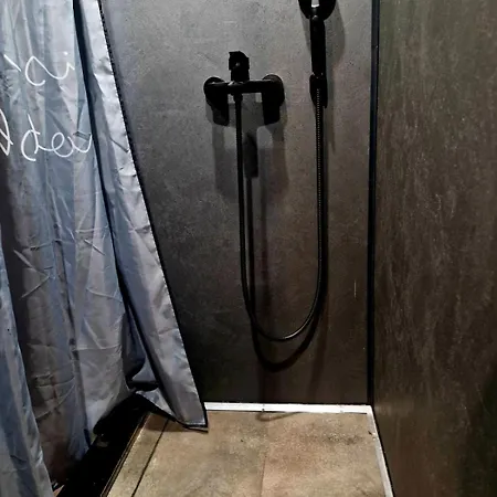 Bright Houseboat * Belgrad