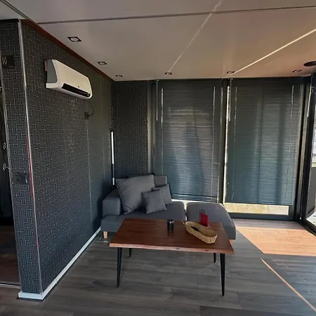 Botel Bright Room Houseboat Belgrade